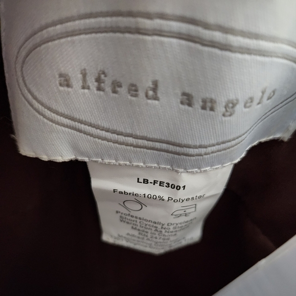 Elegant A-line dress by Alfred Angelo - Picture 5 of 12